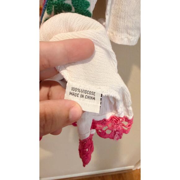 A&A Clothing 100% Viscose Top Size Medium Embroidered - Picture 3 of 5